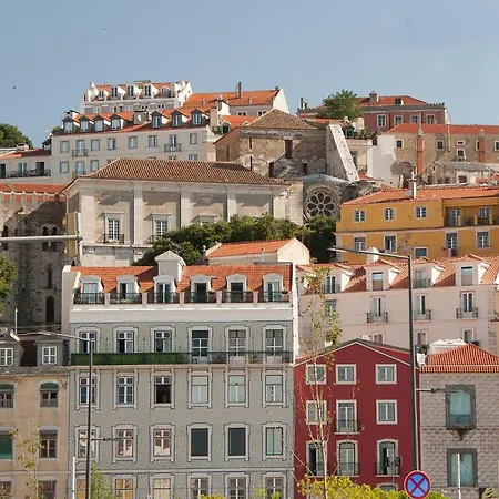 Alfama Historical 3 Bedroom Duplex