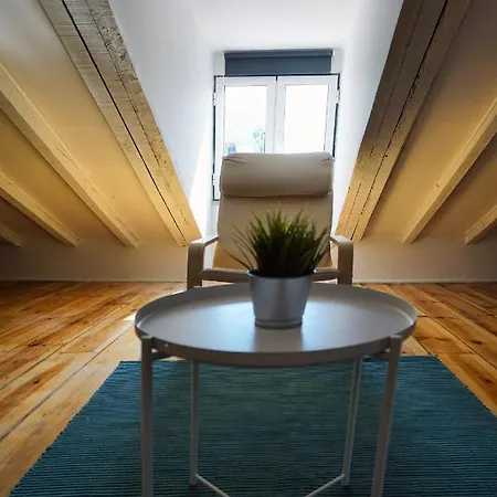 Alfama Historical 3 Bedroom Duplex Apartment *