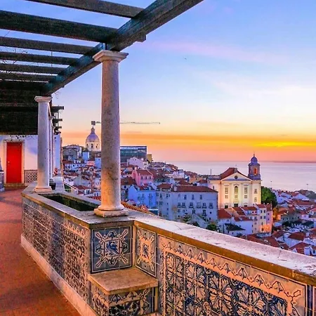 Alfama Historical 3 Bedroom Duplex Apartment Lisbon