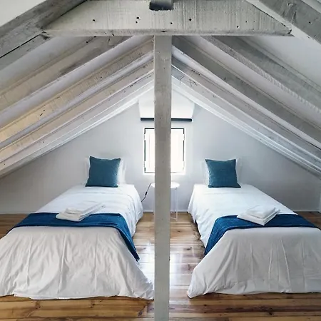 Alfama Historical 3 Bedroom Duplex Апартаменты Лиссабон