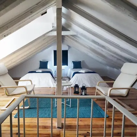 Alfama Historical 3 Bedroom Duplex Апартаменты