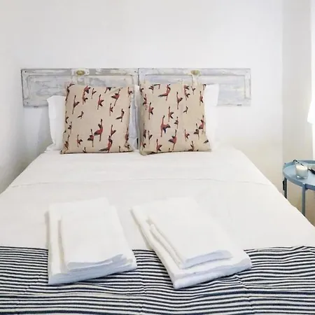 Alfama Historical 3 Bedroom Duplex Апартаменты