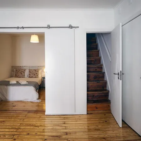 شقة Alfama Historical 3 Bedroom Duplex