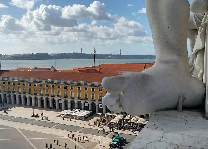 Alfama Historical 3 Bedroom Duplex