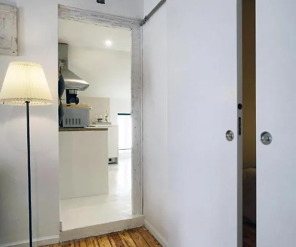 Alfama Historical 3 Bedroom Duplex * Lisboa