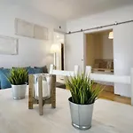 Alfama Historical 3 Bedroom Duplex Апартаменты