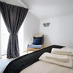 Апартаменты Alfama Historical 3 Bedroom Duplex Лиссабон