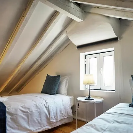 Alfama Historical 3 Bedroom Duplex 리스본