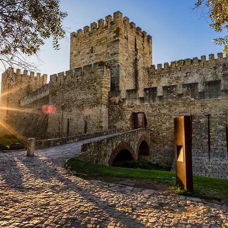 Alfama Historical 3 Bedroom Duplex Appartement *