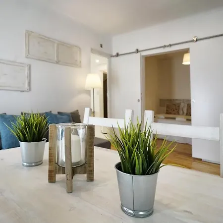 Alfama Historical 3 Bedroom Duplex Appartement